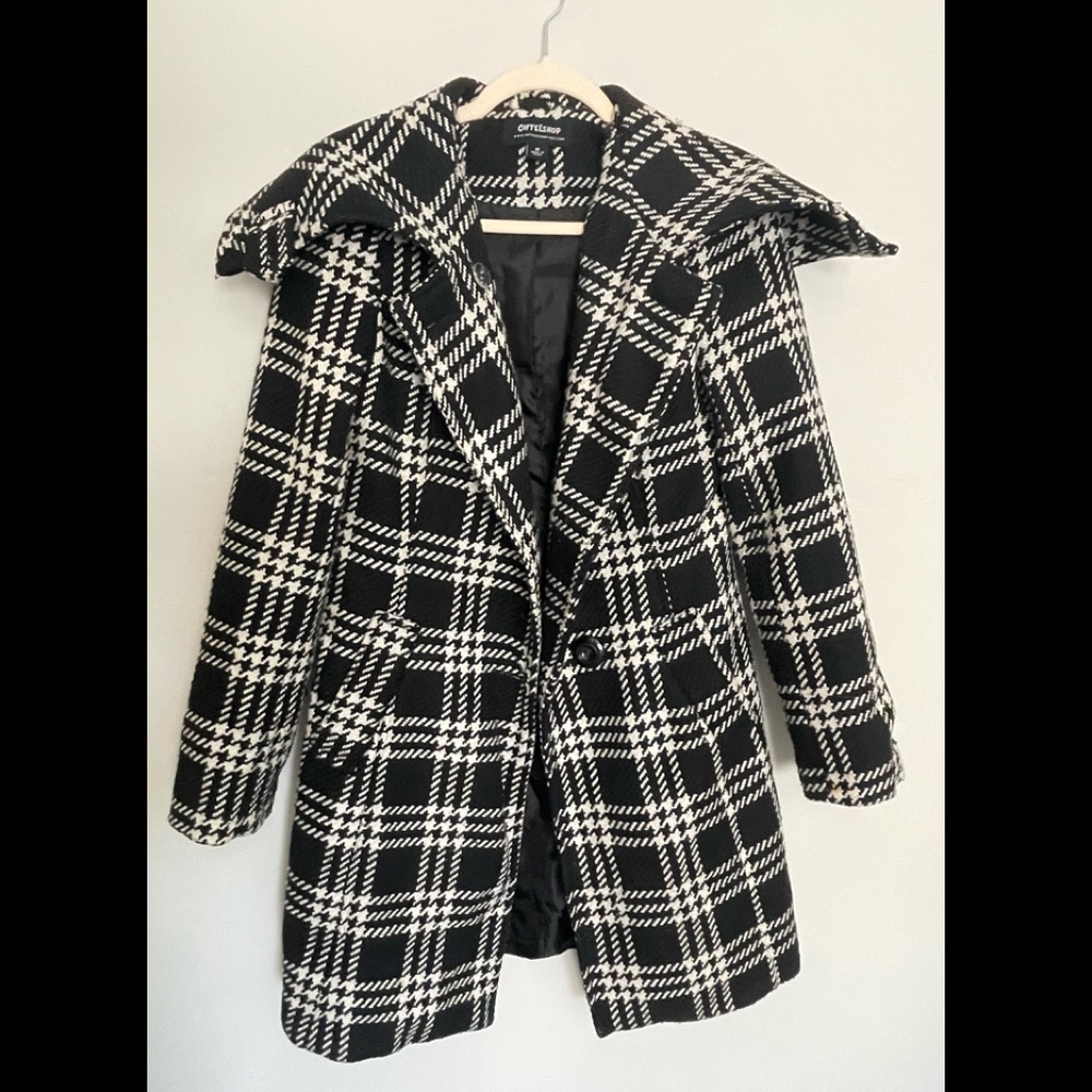 CoffeeShop NYC Black & White Plaid Coat (M)